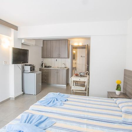Merab Napa Suites ไอยานาปา ภายนอก รูปภาพ