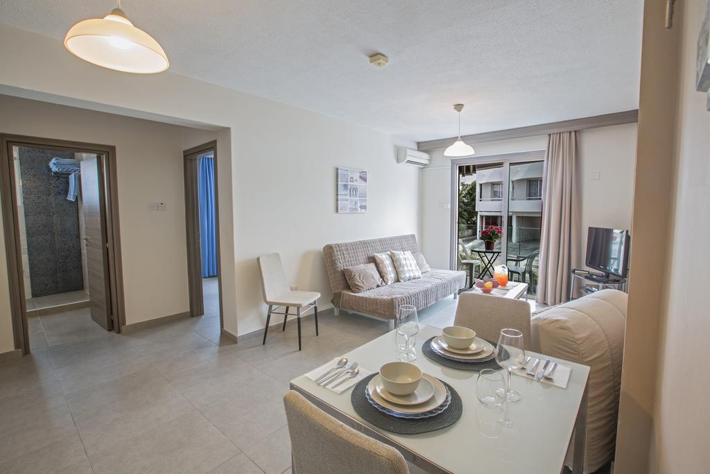 Merab Napa Suites ไอยานาปา ภายนอก รูปภาพ