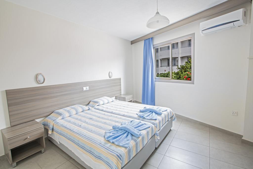 Merab Napa Suites ไอยานาปา ภายนอก รูปภาพ